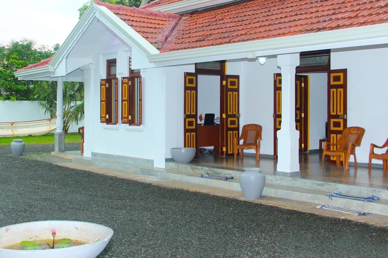 Villa Palm Breeze Polhena Экстерьер фото