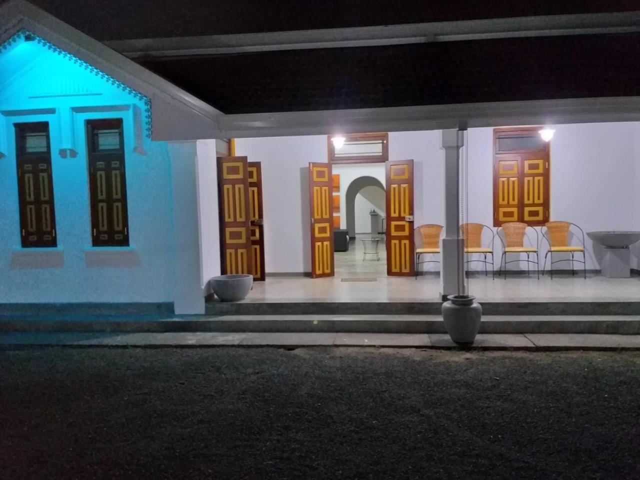 Villa Palm Breeze Polhena Экстерьер фото