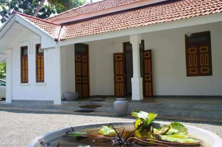 Villa Palm Breeze Polhena Экстерьер фото